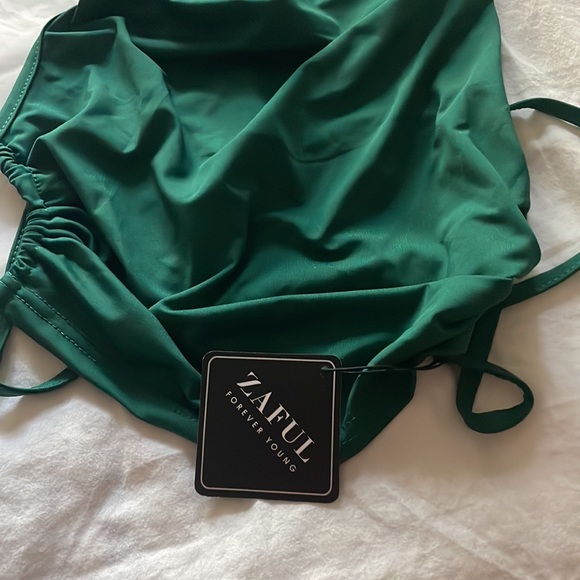 ZAFUL ribbed backless halter top - Picture 2 of 5